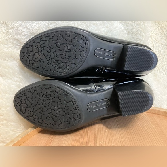 EUC Comfortiva Amora Black Patent Leather Heels Pumps Shiny Glossy Size 6W - Picture 7 of 9